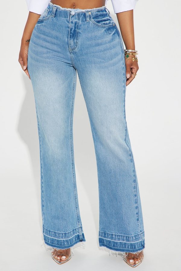 Need To Know Stretch Bootcut Jeans - Medium Wash