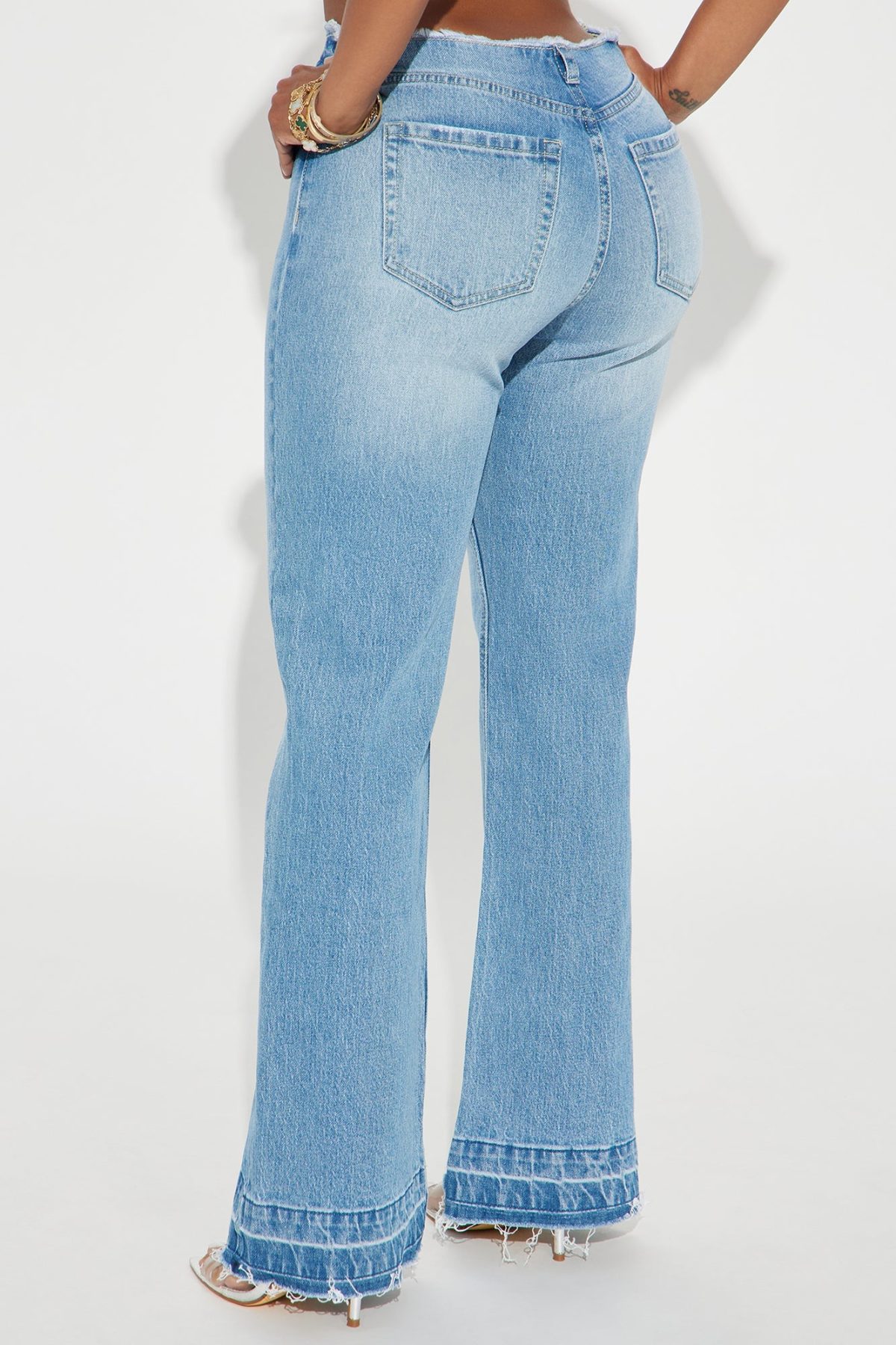 Need To Know Stretch Bootcut Jeans - Medium Wash