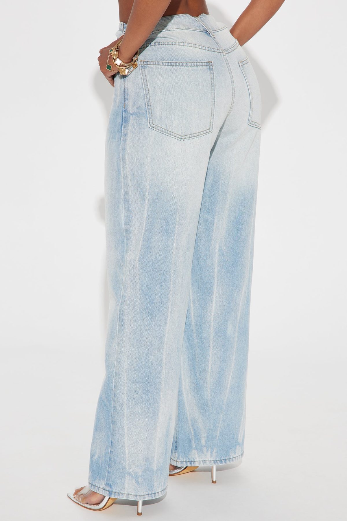 No Stopping Her Tinted Wide Leg Jeans - Light Wash