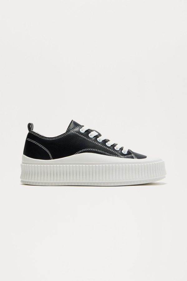 Keep It Simple Sneakers - Black