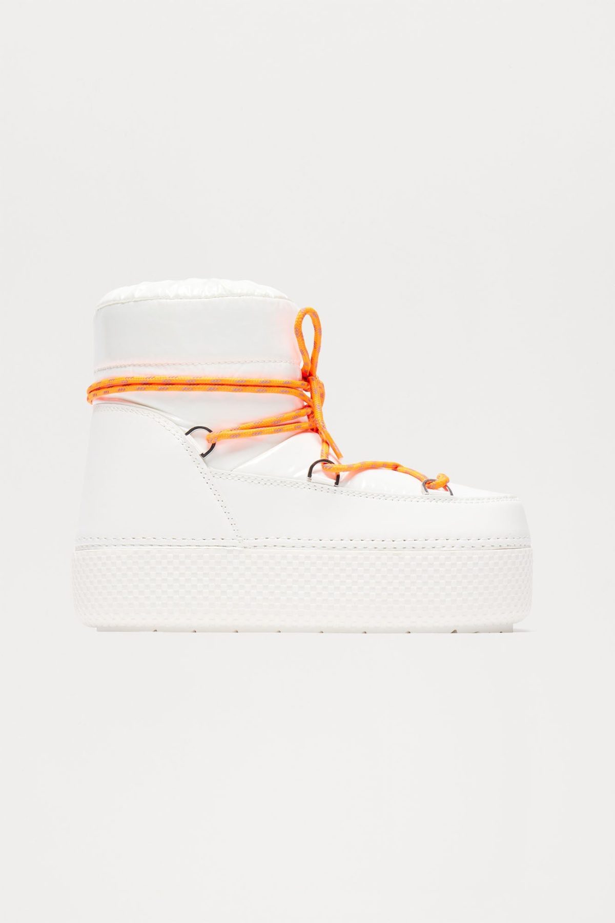 Hit The Snow Platform Booties - White