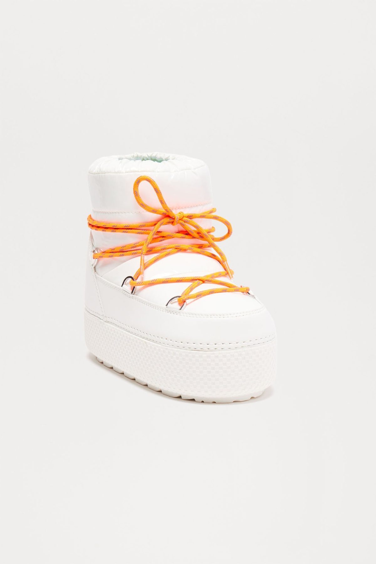 Hit The Snow Platform Booties - White