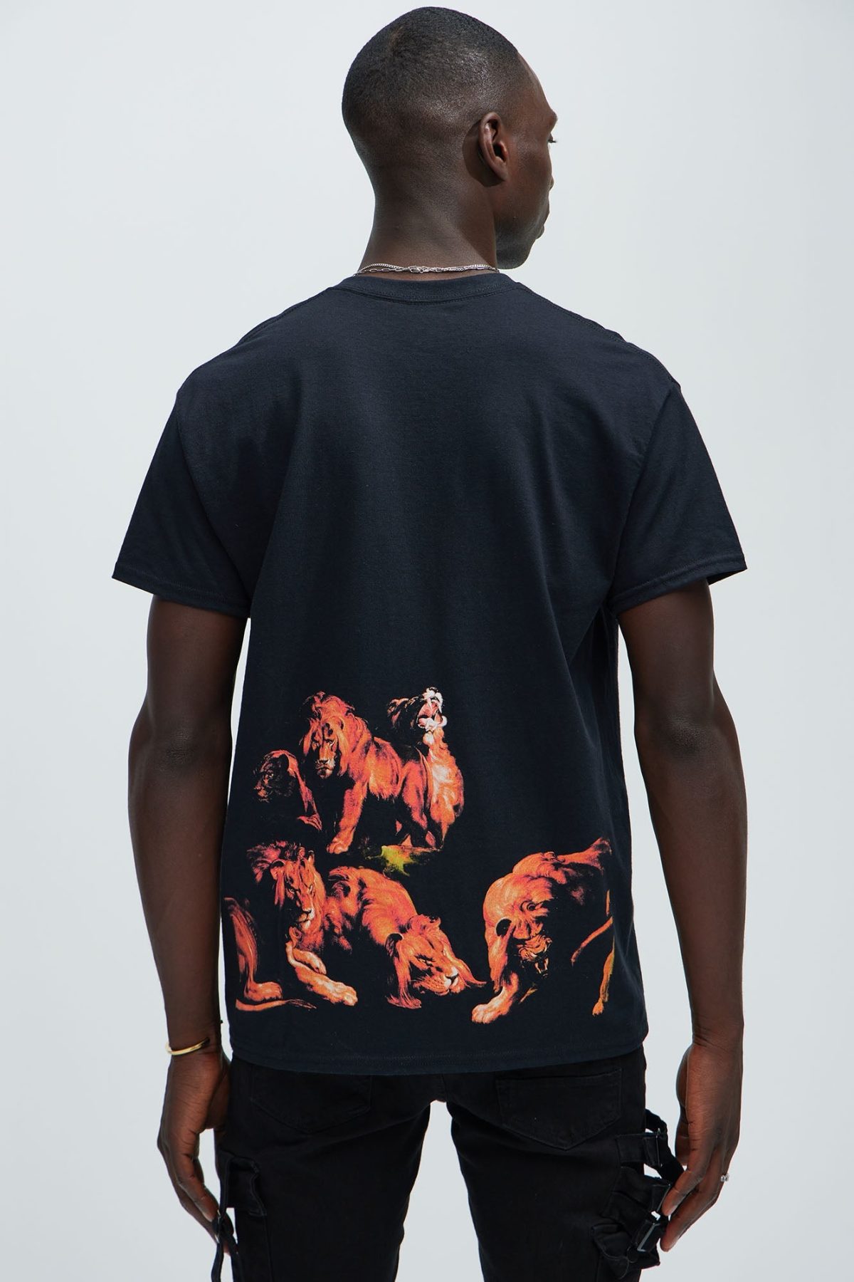 Lions Den Short Sleeve Tee - Black