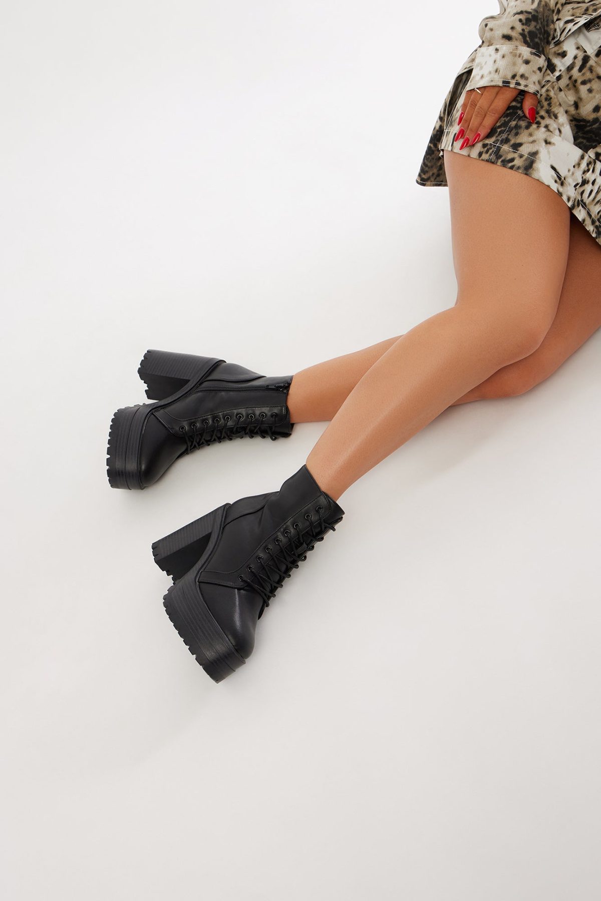 Everett Platform Booties - Black