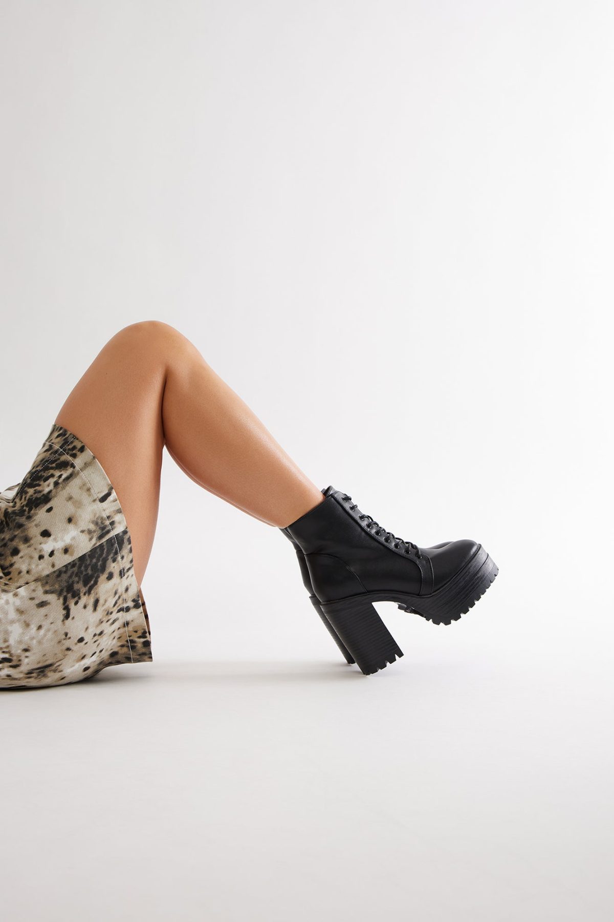 Everett Platform Booties - Black