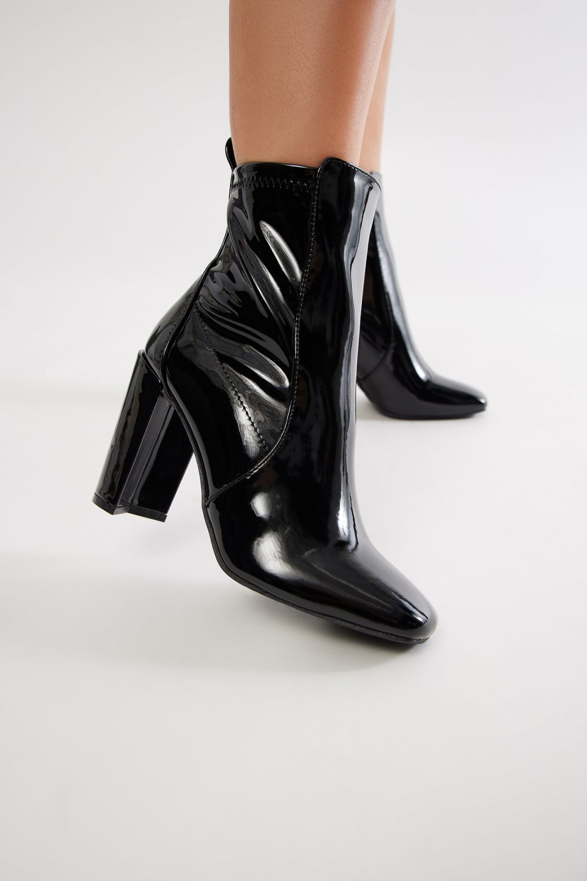 ZIggy Booties - Black