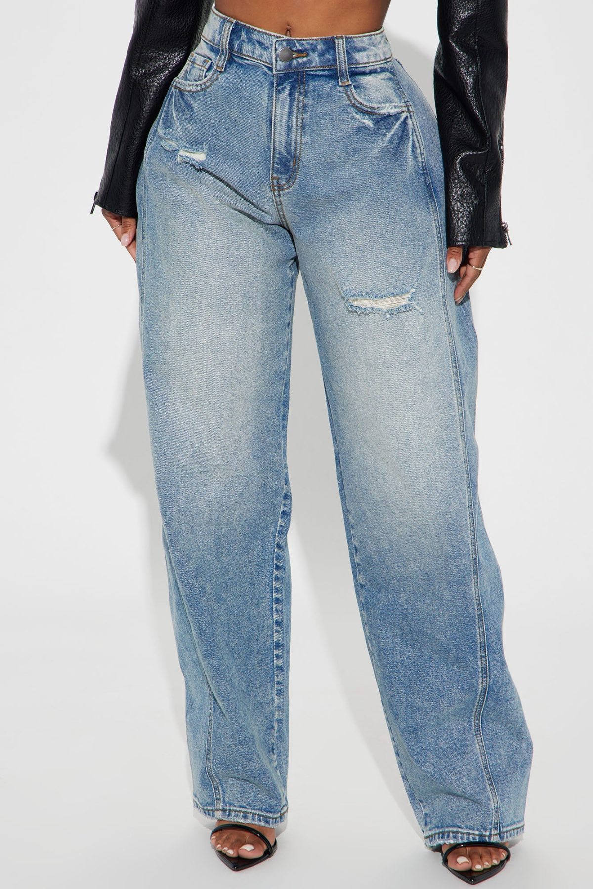 Called Out Low Stretch Barrel Leg Jeans - Medium Wash