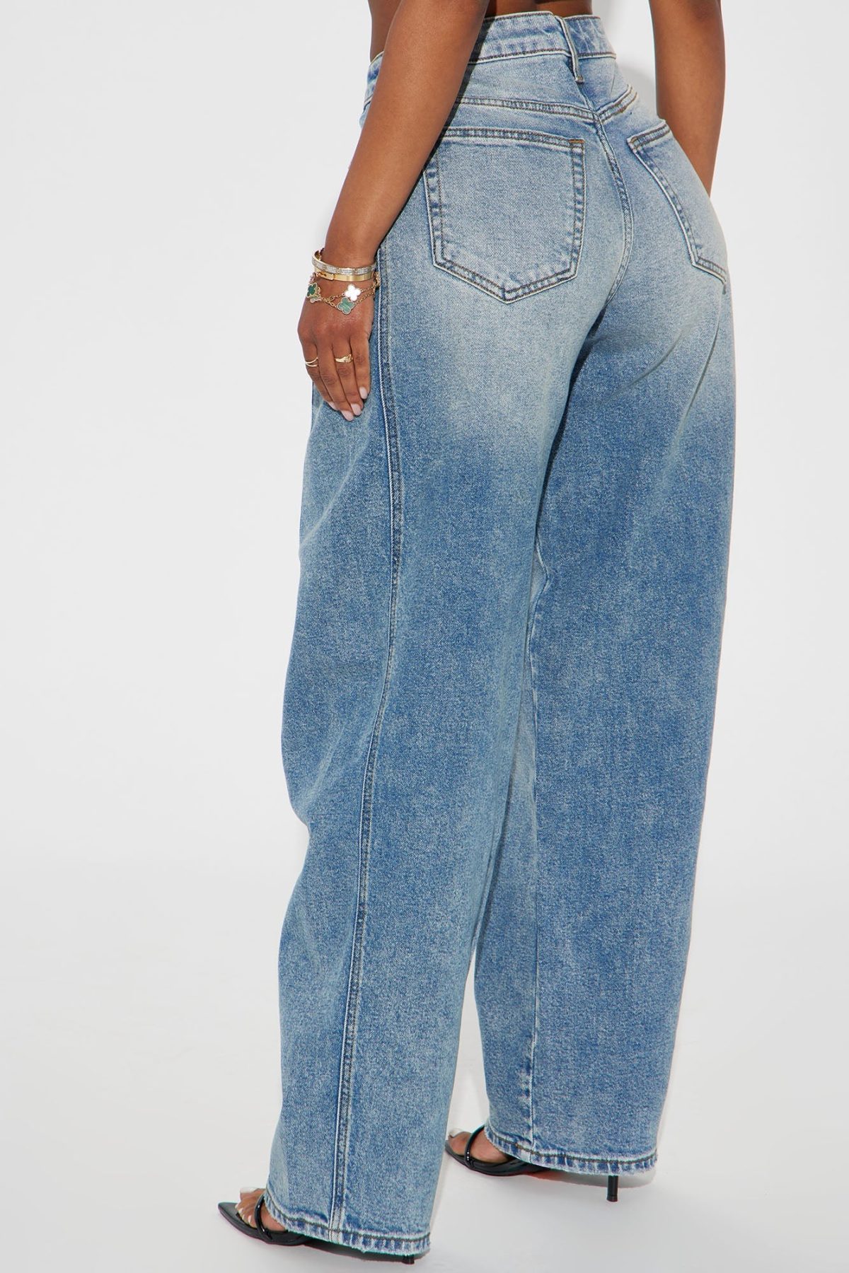 Called Out Low Stretch Barrel Leg Jeans - Medium Wash