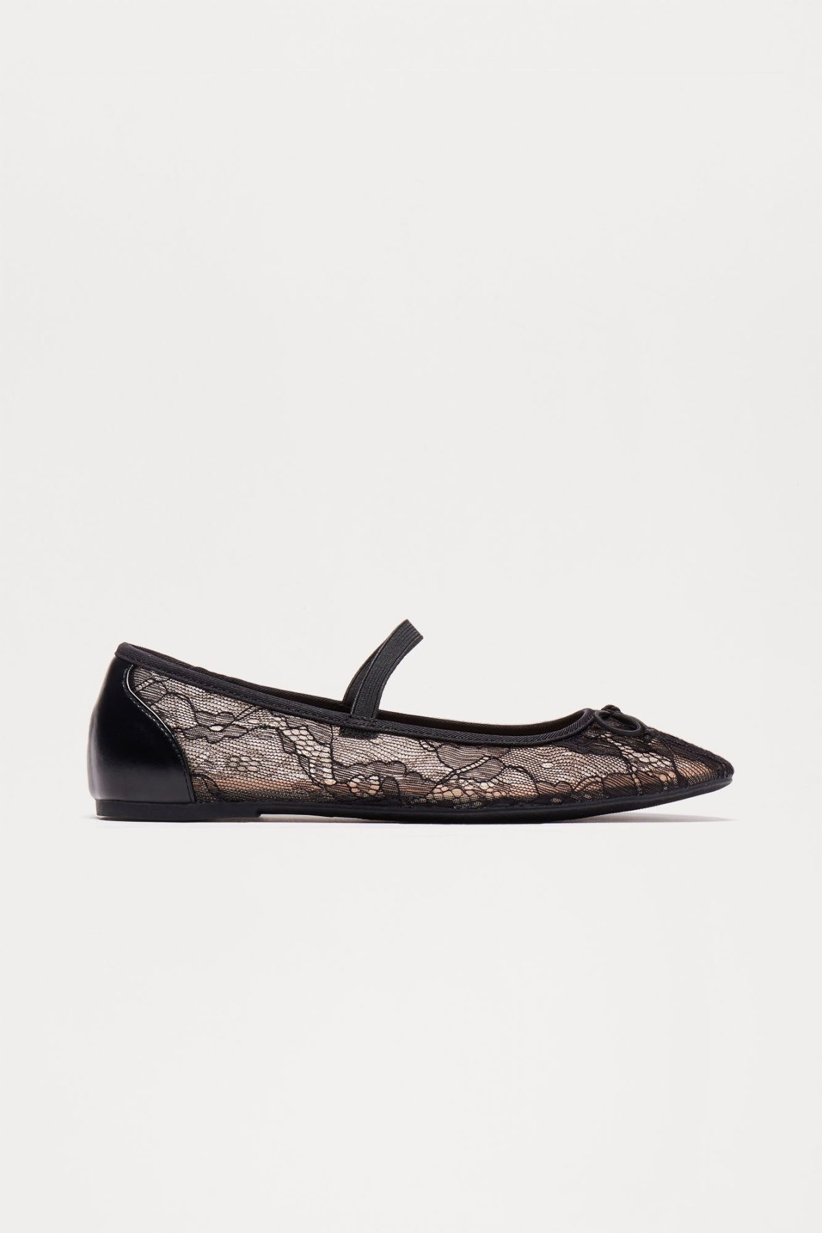 Merida Lace Ballet Flats - Black