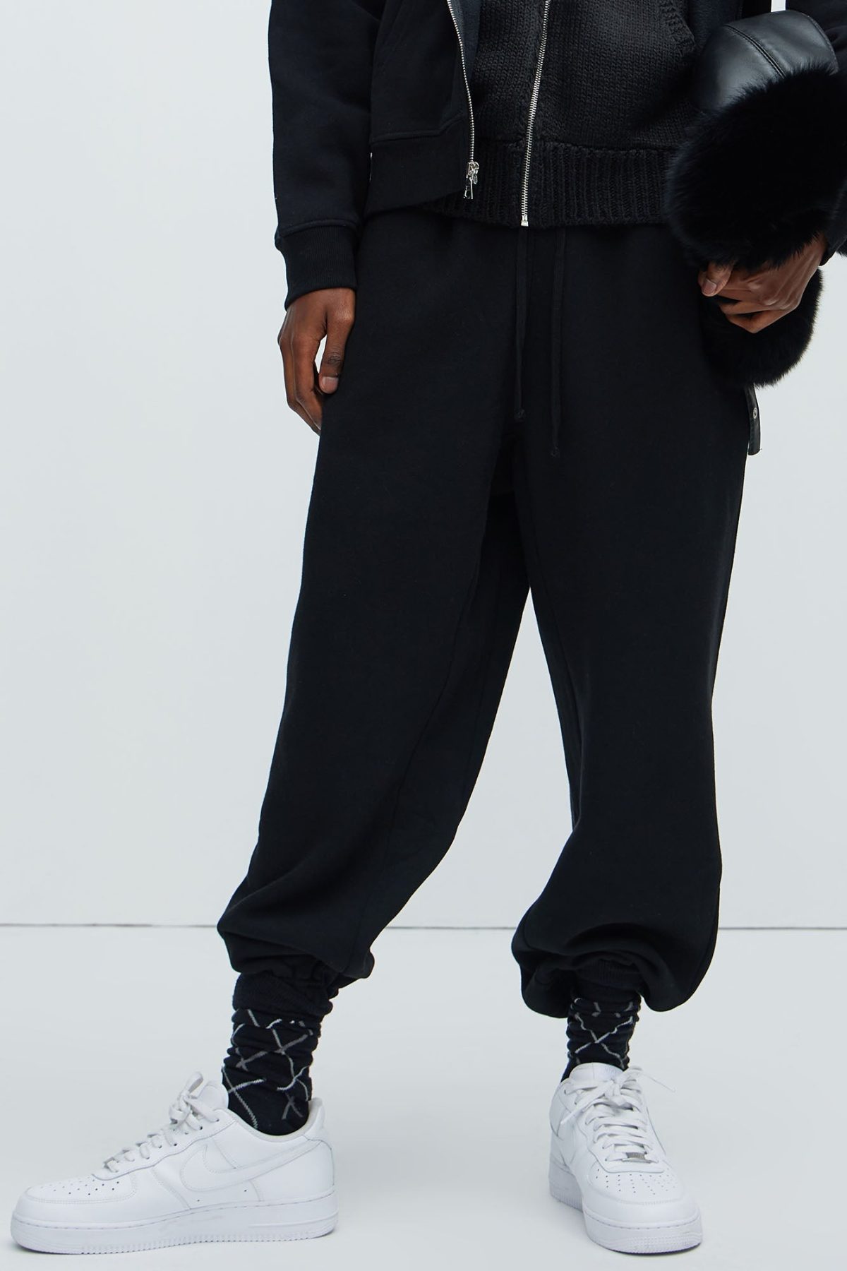 Tyson Relaxed Gusset Jogger - Black