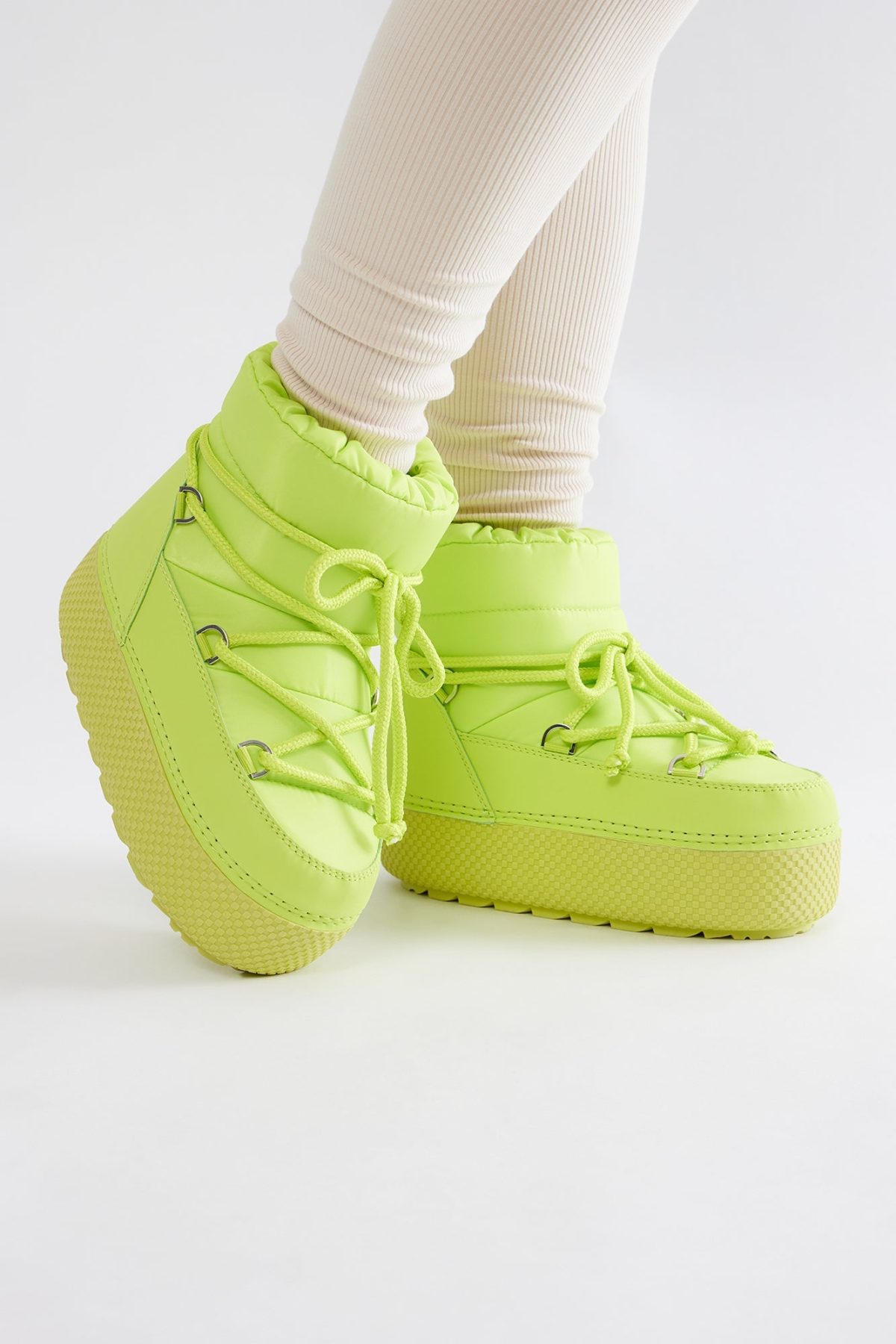 Hit The Snow Platform Booties - Green