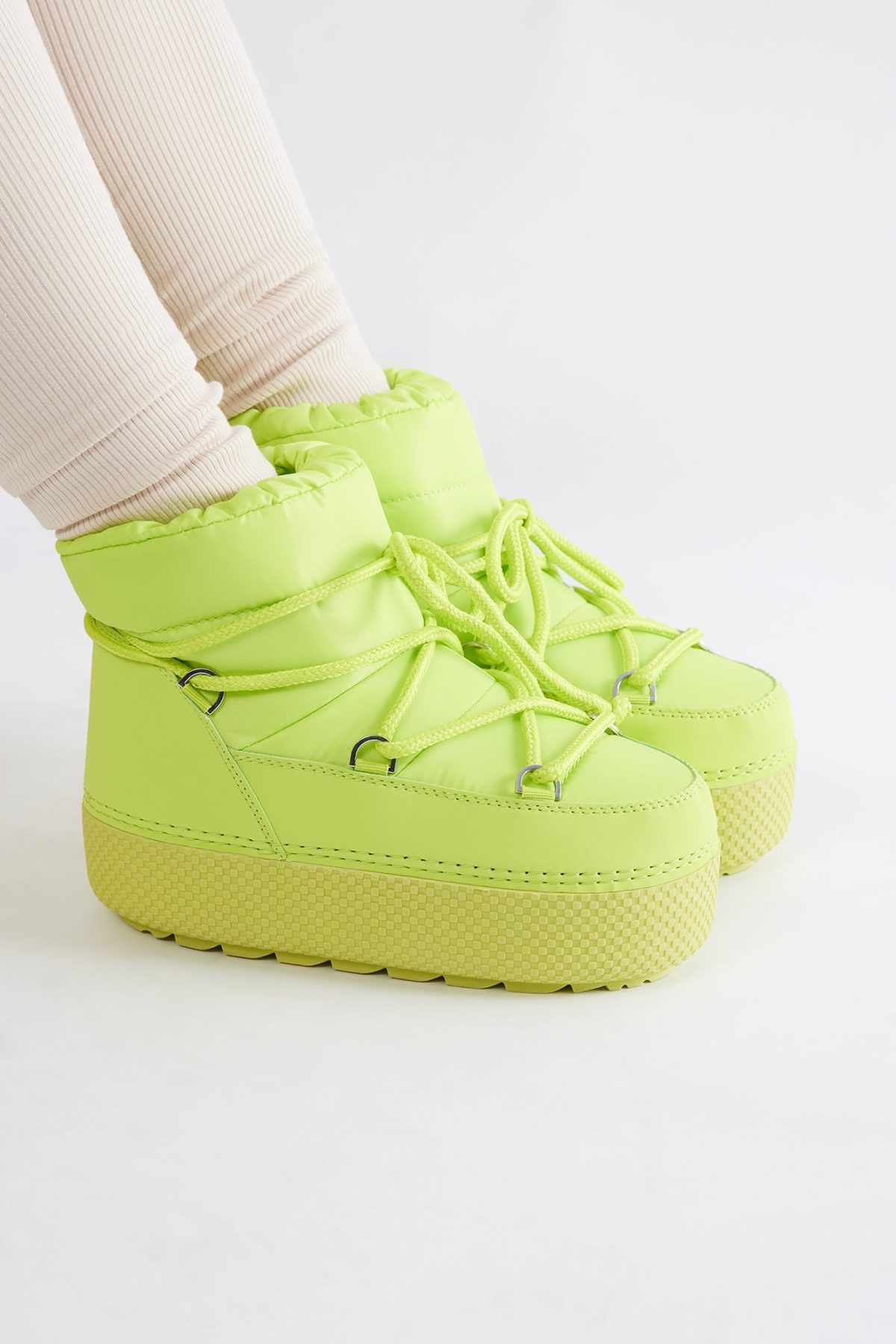 Hit The Snow Platform Booties - Green