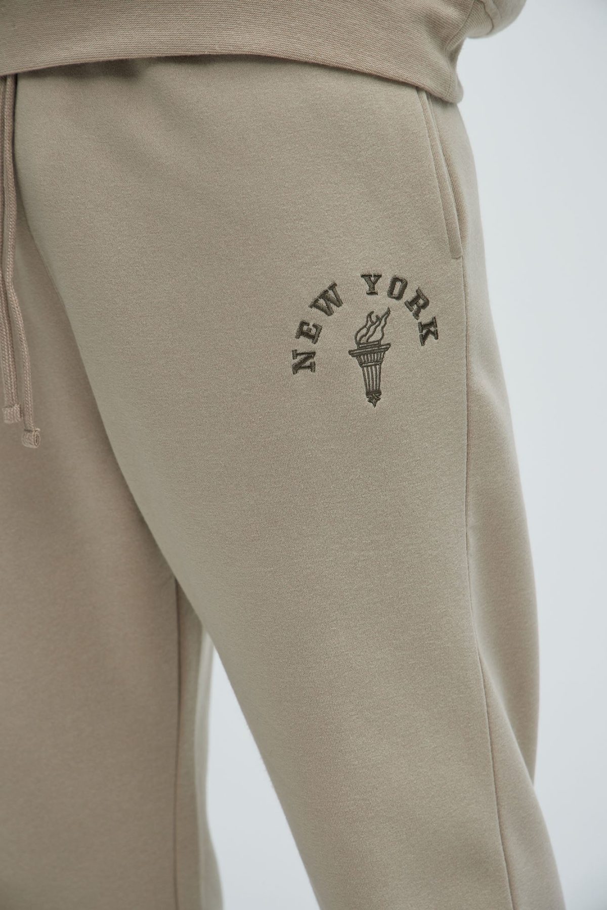 The City That Never Sleeps Sweatpant - Stone