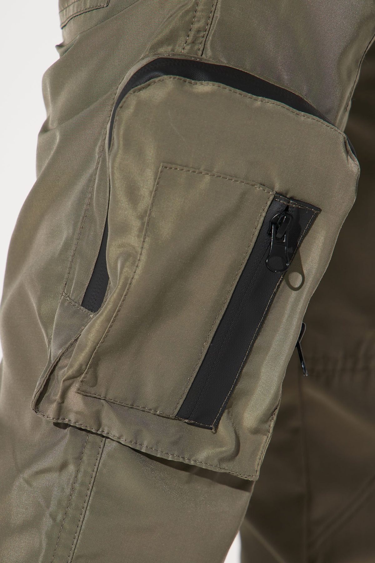 Mini Pockets Always Full Nylon Pant - Olive