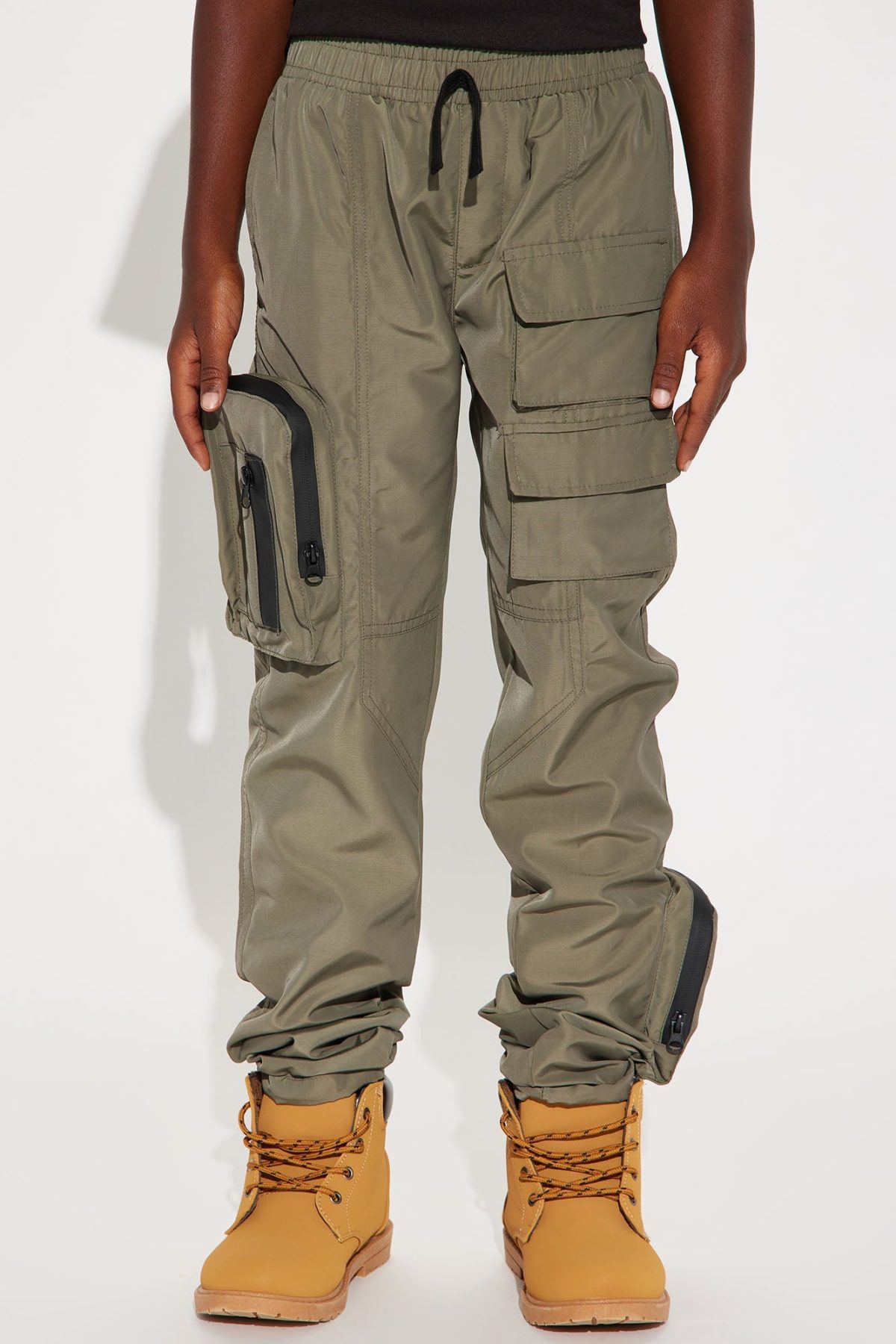 Mini Pockets Always Full Nylon Pant - Olive