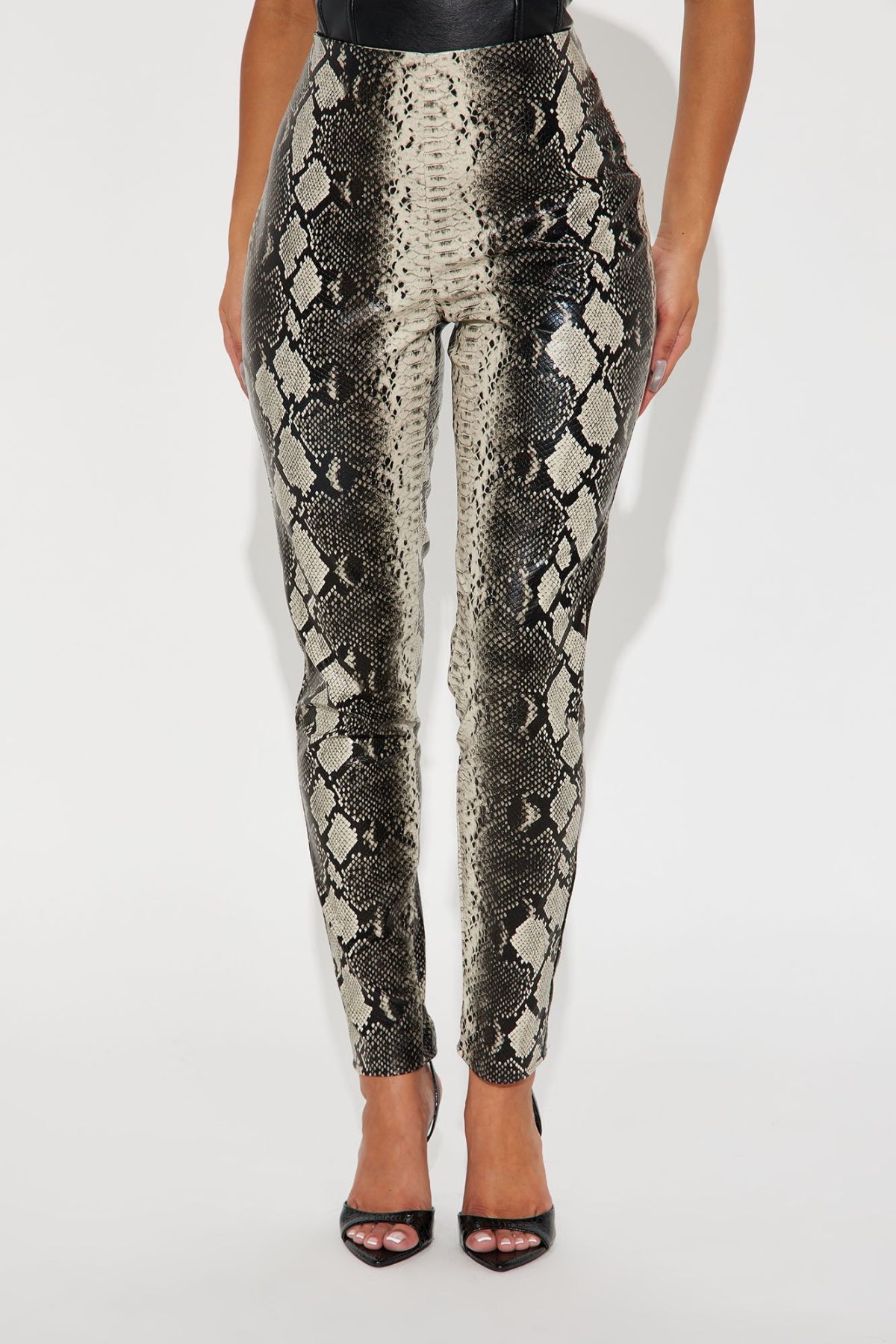 Sneakin' In Low High Rise Skinny Pant - Cream/combo