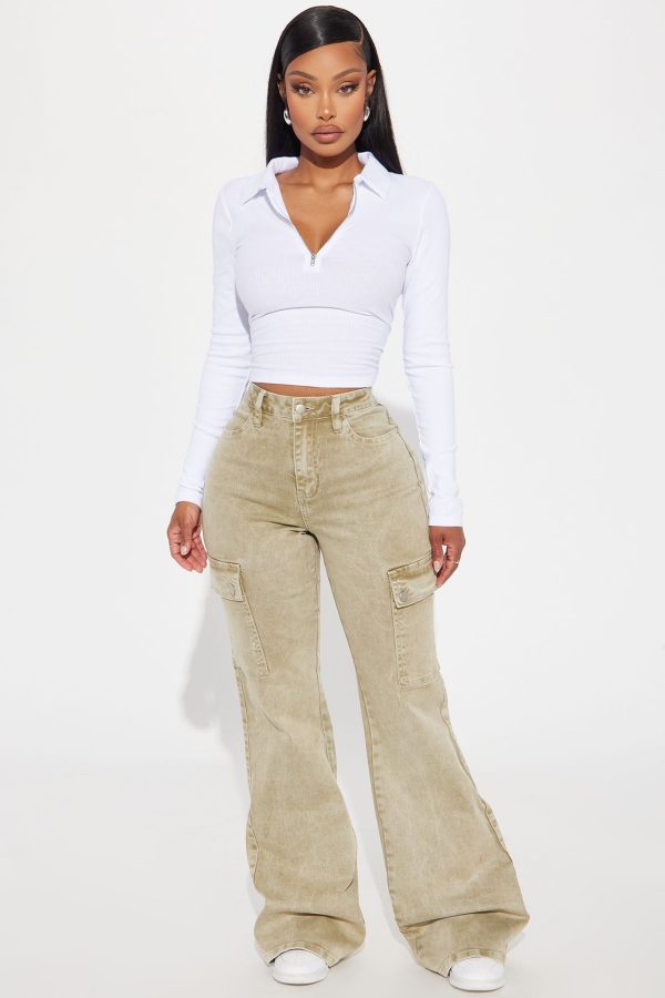 Top Of The Class Stretch Cargo Flare Jeans - Olive