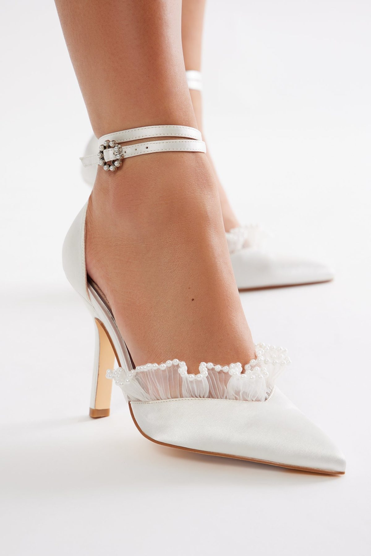 Larisa Satin Pumps - White