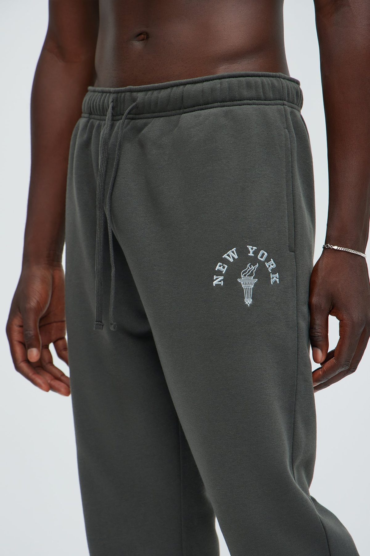 The City That Never Sleeps Sweatpant - Black