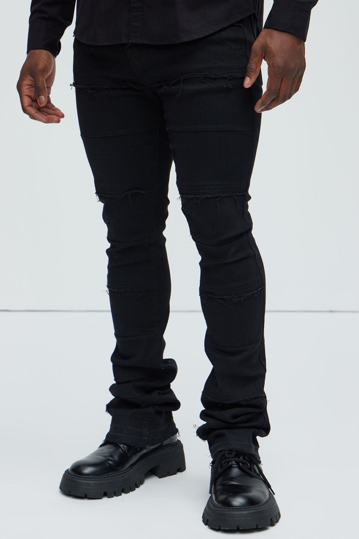 Go Out Frayed Stacked Skinny Flare Jeans - Black