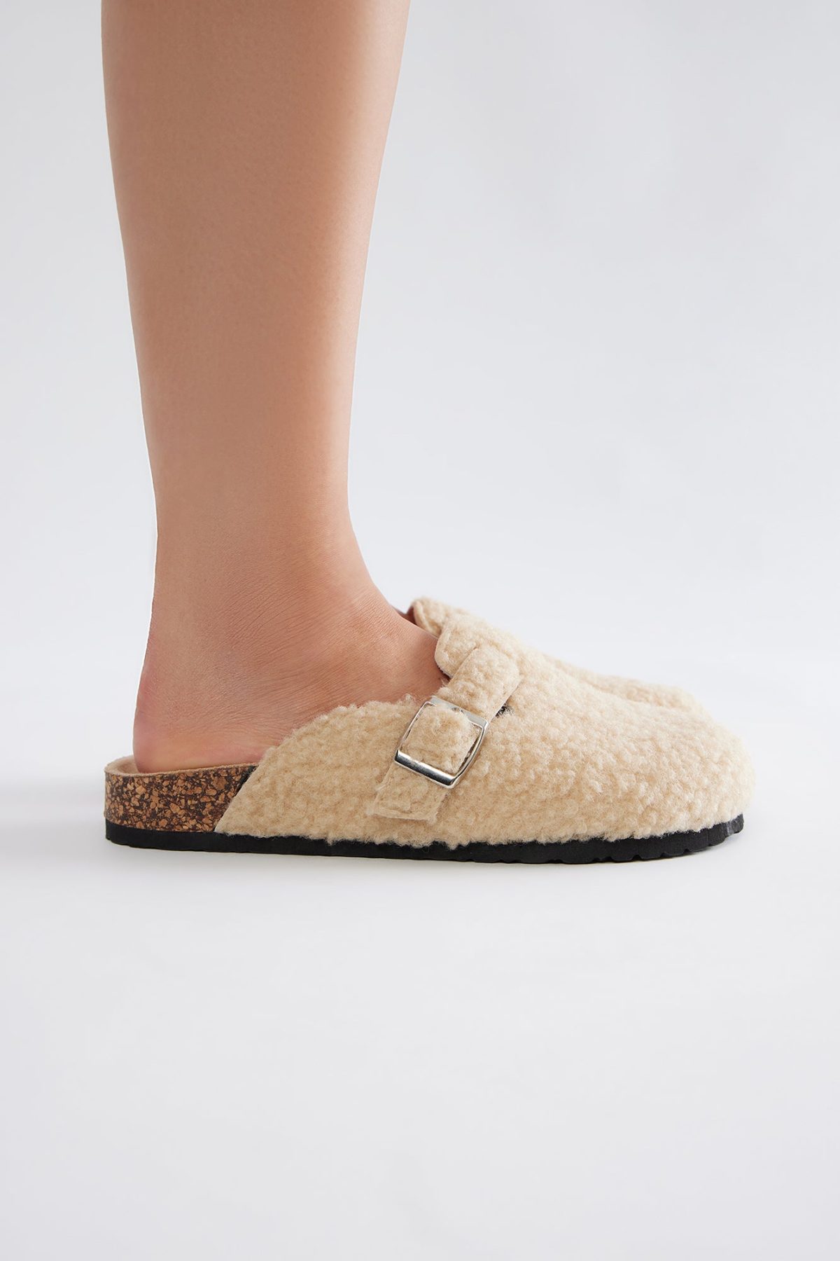 Leo Sherpa Slides - Beige