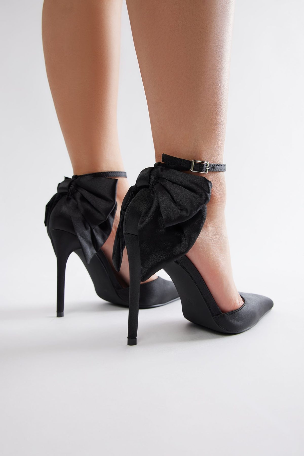 Elisha Bow Pumps - Black