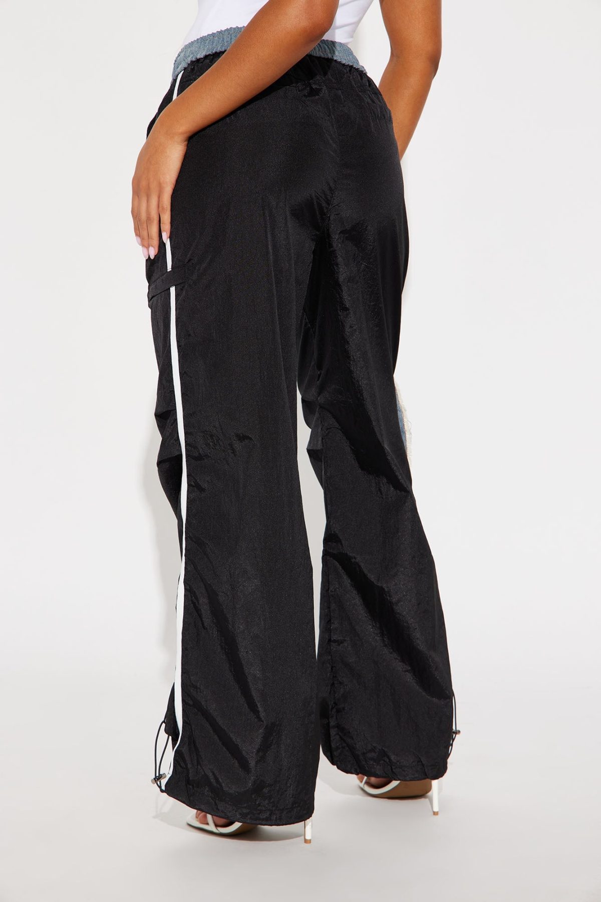 What A Charm Track Pant - Black