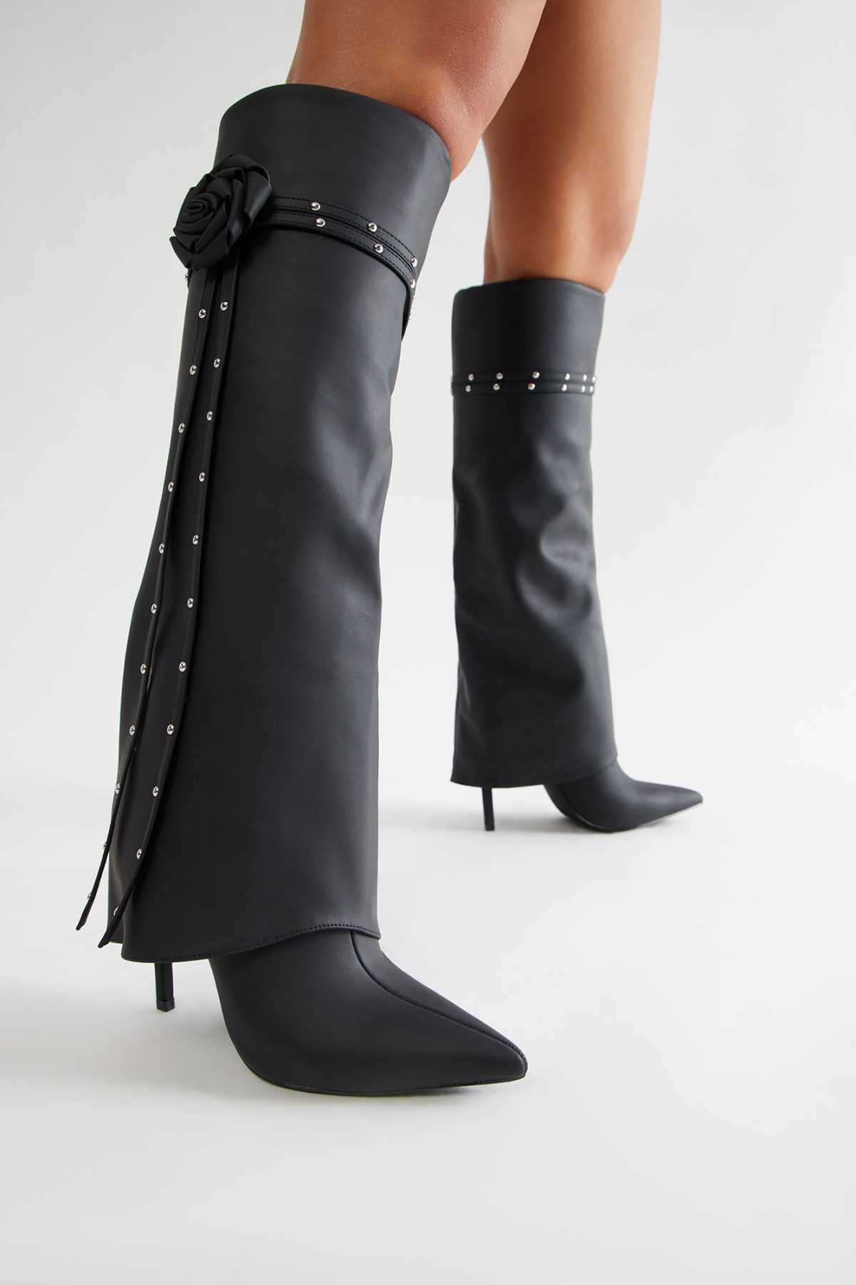 Keep The Roses Overlay Boots - Black